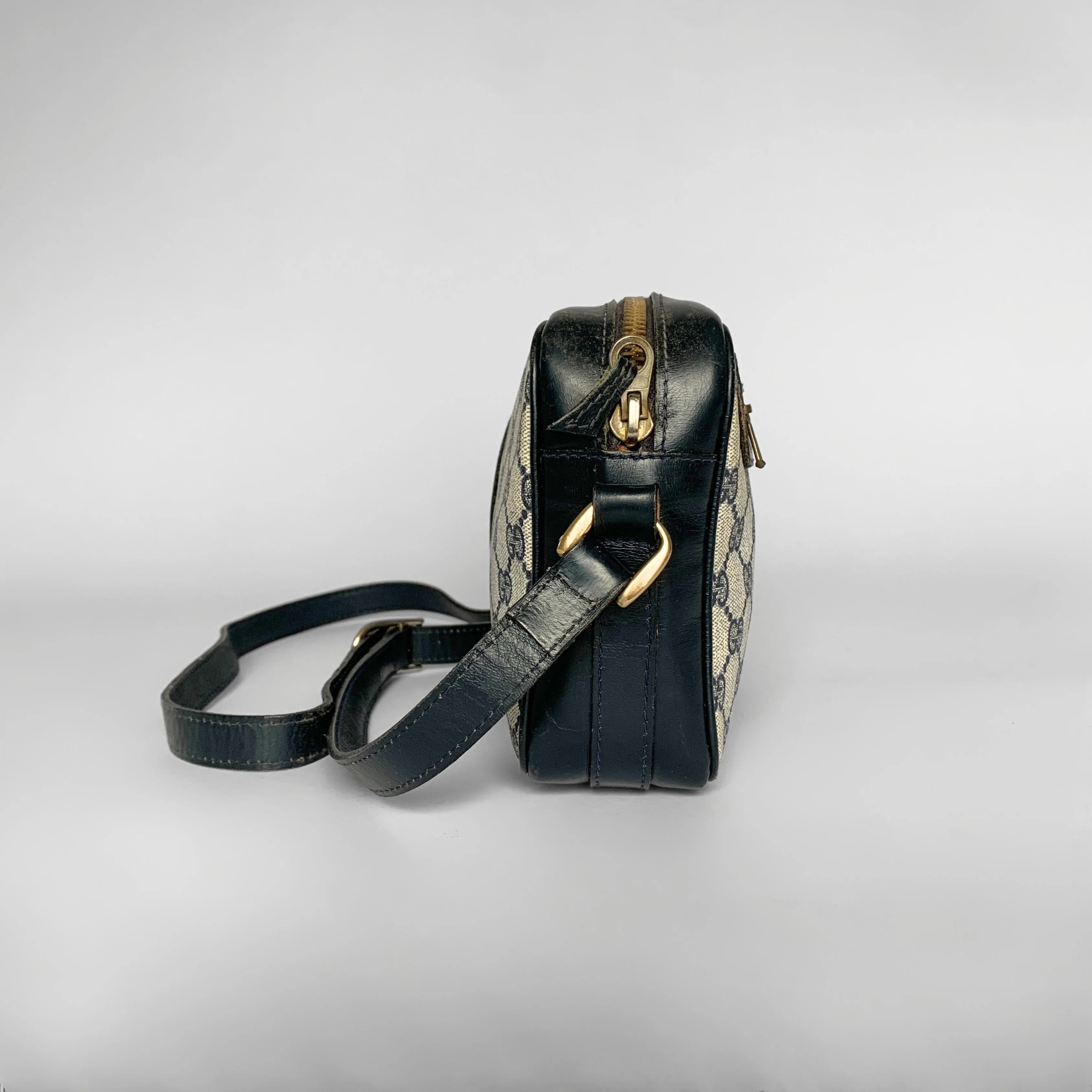 Gucci Gucci Supreme Crossbody Bag Monogram Canvas - Crossbody bags - Etoile Luxury Vintage