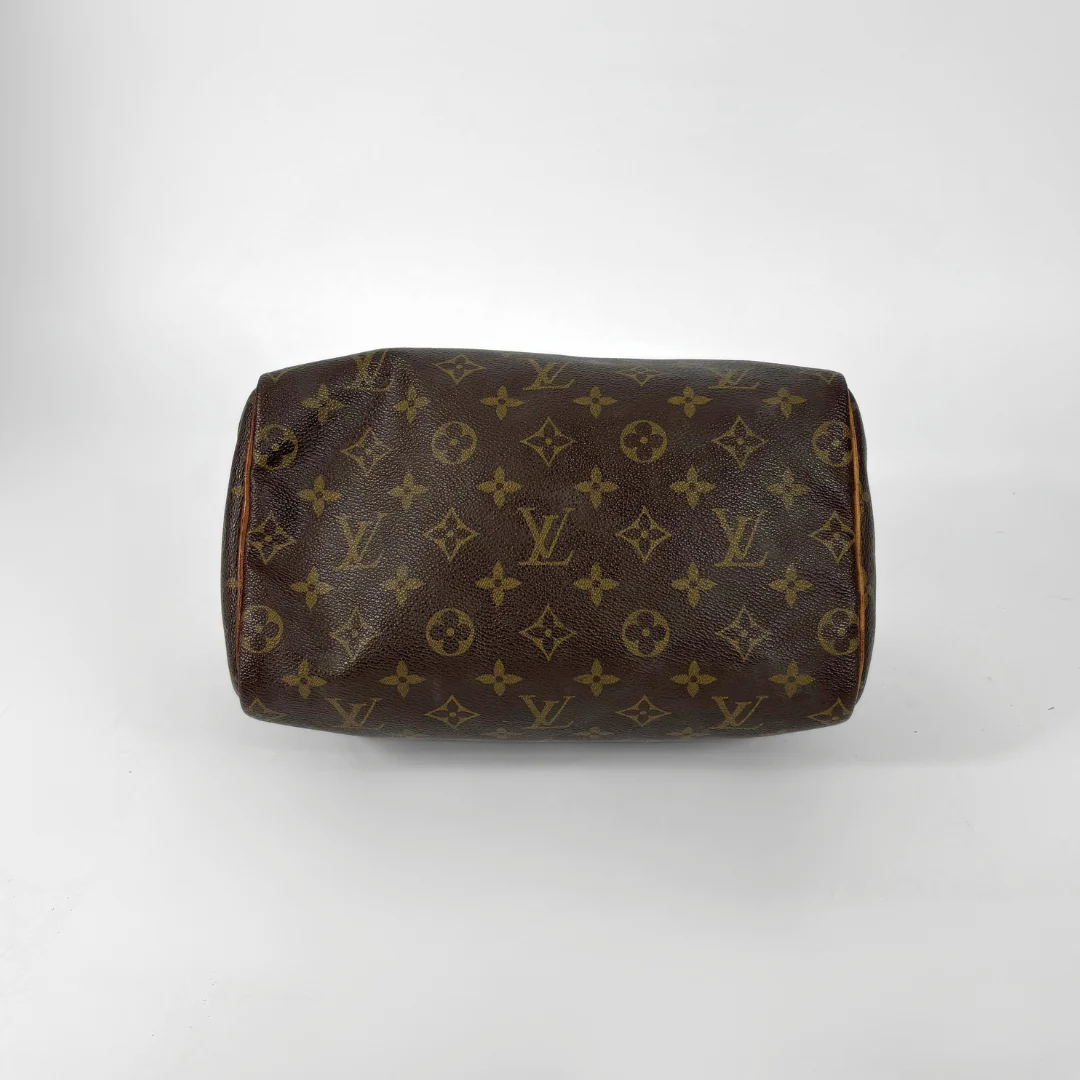 Louis Vuitton Speedy 25 bottom view