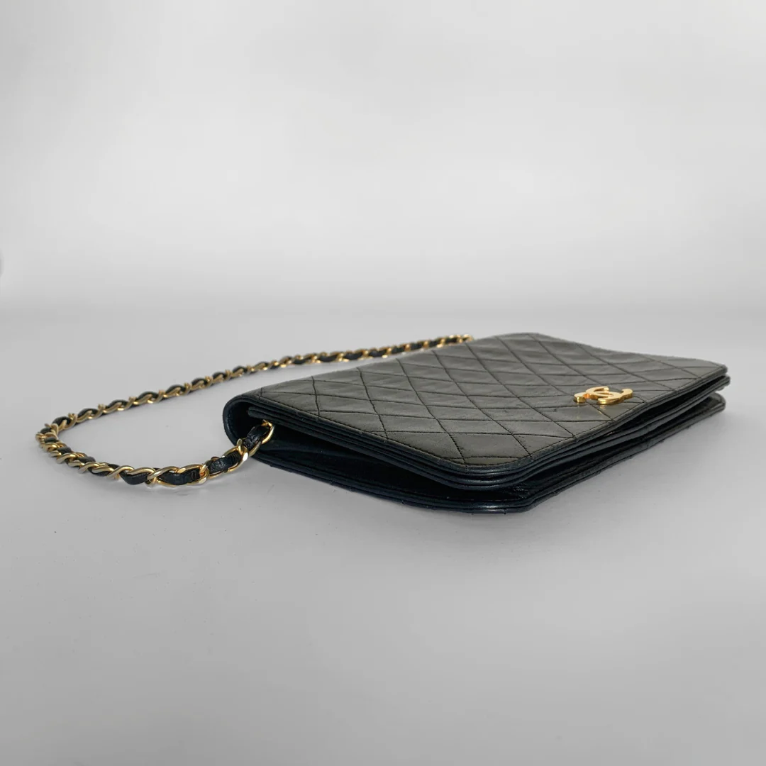 Chanel Chanel Single Flap Bag Lambskin Leather - Shoulder bags - Etoile Luxury Vintage