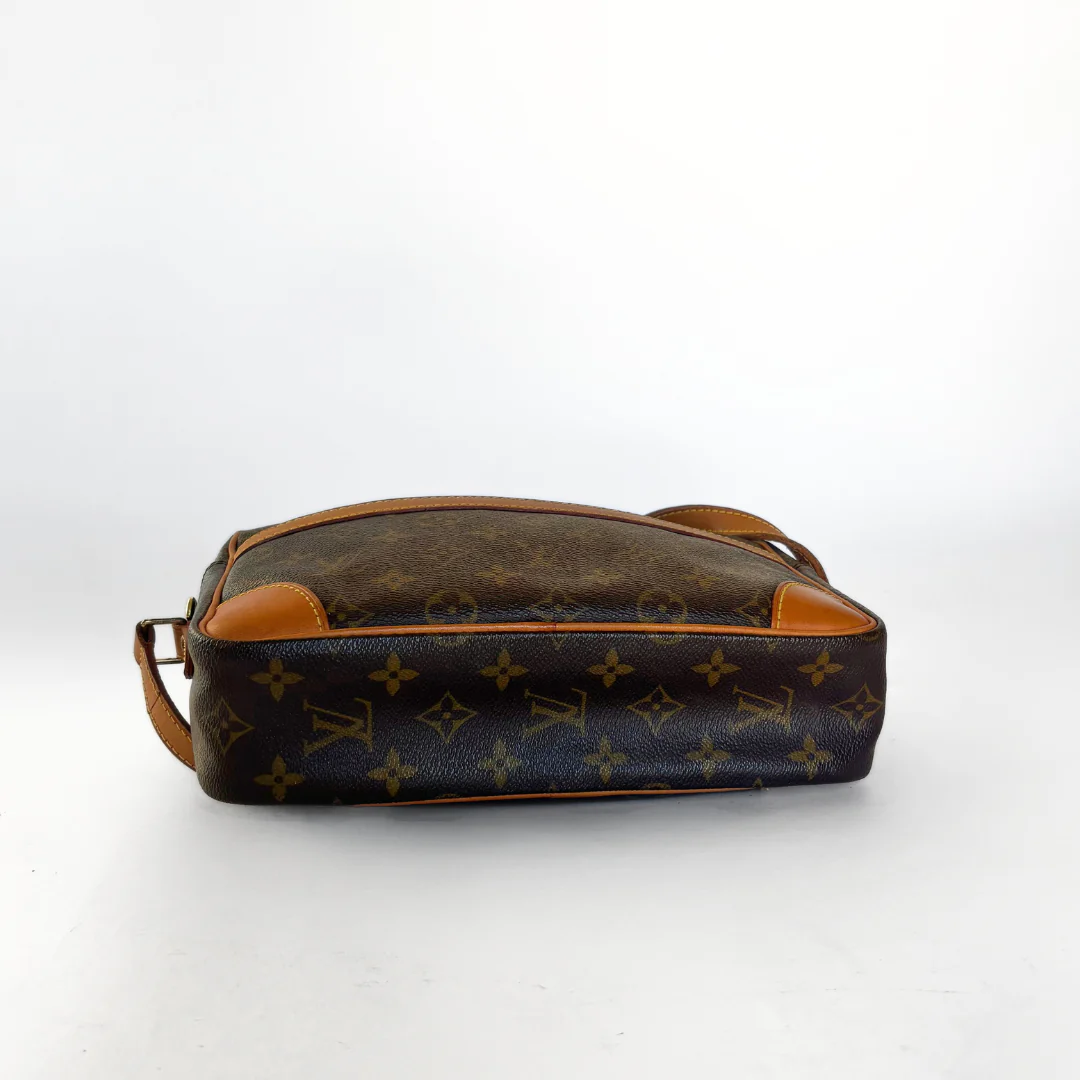 Louis Vuitton Louis Vuitton Trocadero PM Monogram Canvas - Crossbody bags - Etoile Luxury Vintage