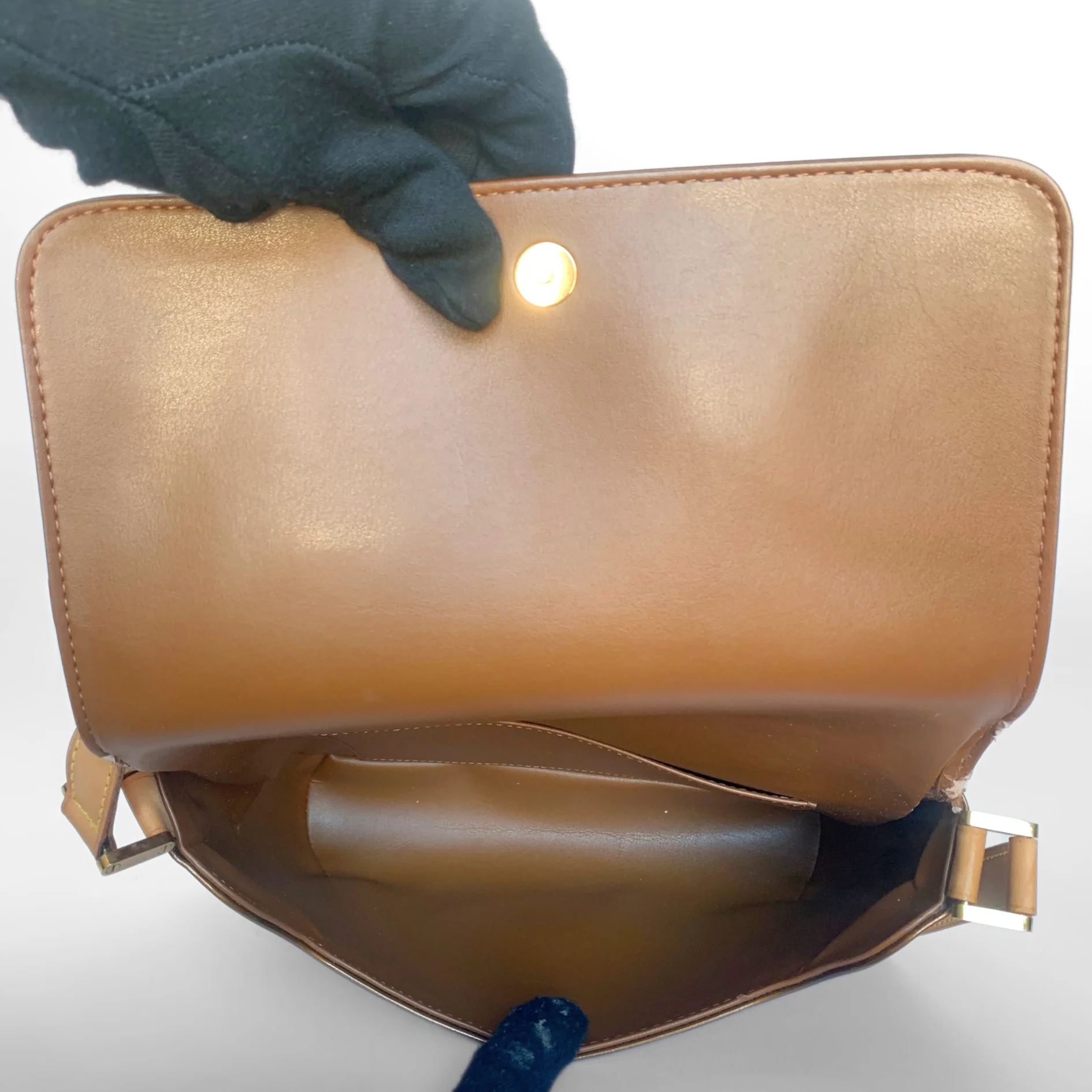 Louis Vuitton Louis Vuitton Musette Tango Vernis Leather - Shoulder bags - Etoile Luxury Vintage