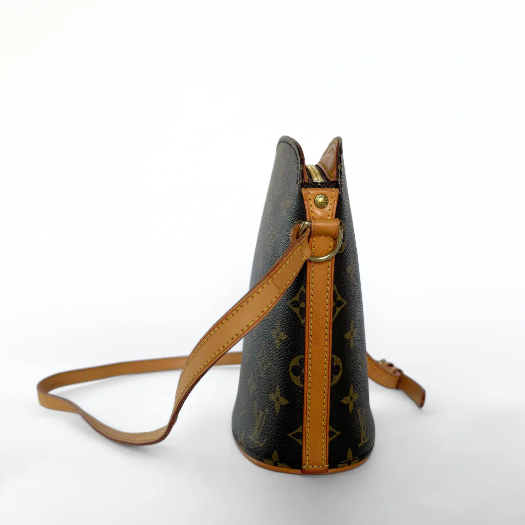 Louis Vuitton Louis Vuitton Drouot Monogram Canvas - Crossbody bags - Etoile Luxury Vintage