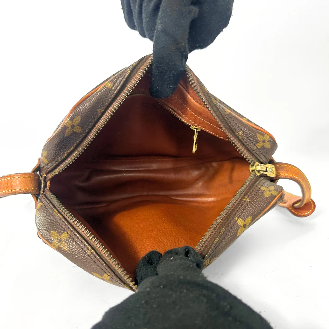 Louis Vuitton Louis Vuitton Jeune Fille Monogram Canvas - Crossbody bags - Etoile Luxury Vintage