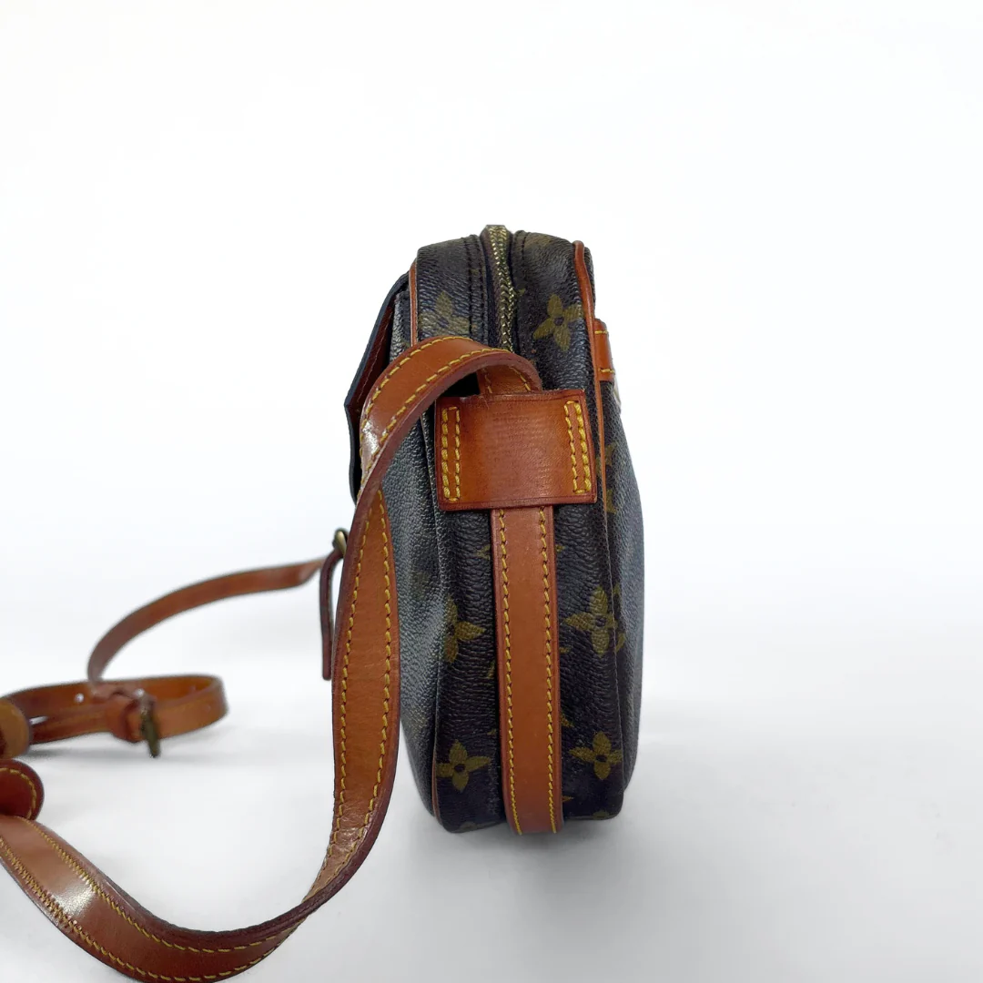 Louis Vuitton Louis Vuitton Jeune Fille Monogram Canvas - Crossbody bags - Etoile Luxury Vintage