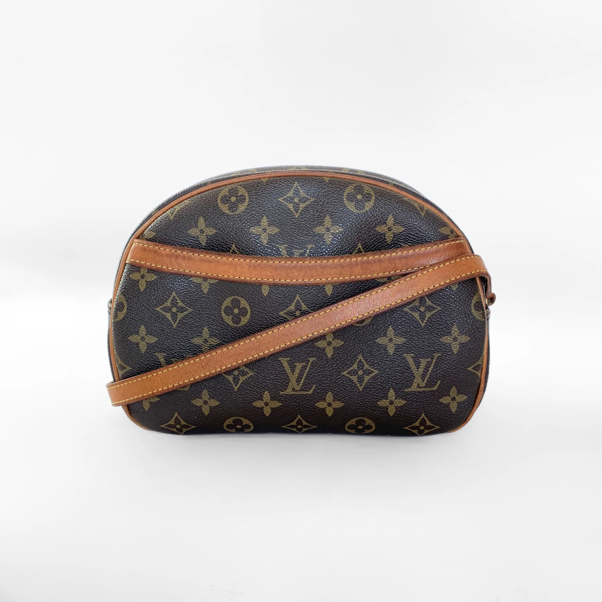 Louis Vuitton Louis Vuitton Blois Toile Monogram Canvas - Crossbody bags - Etoile Luxury Vintage