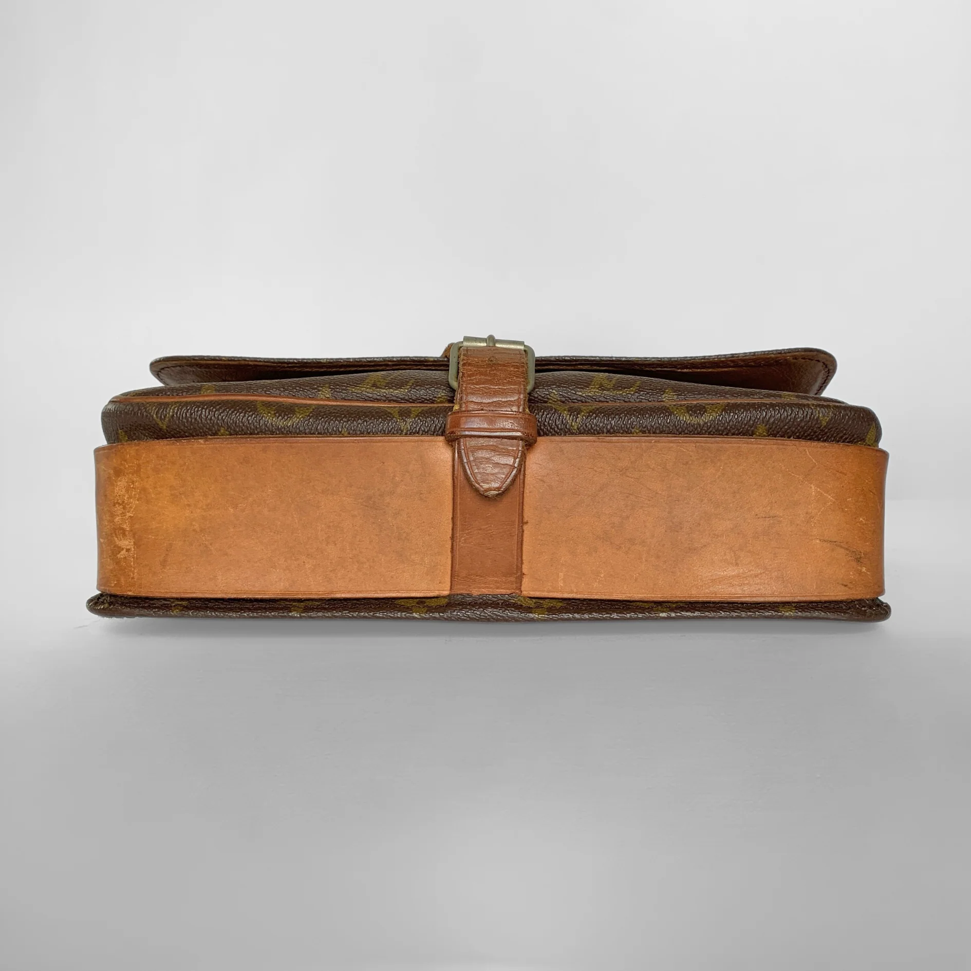 Louis Vuitton Louis Vuitton Cartouchi&egrave;re GM Monogram Canvas - Crossbody bags - Etoile Luxury Vintage