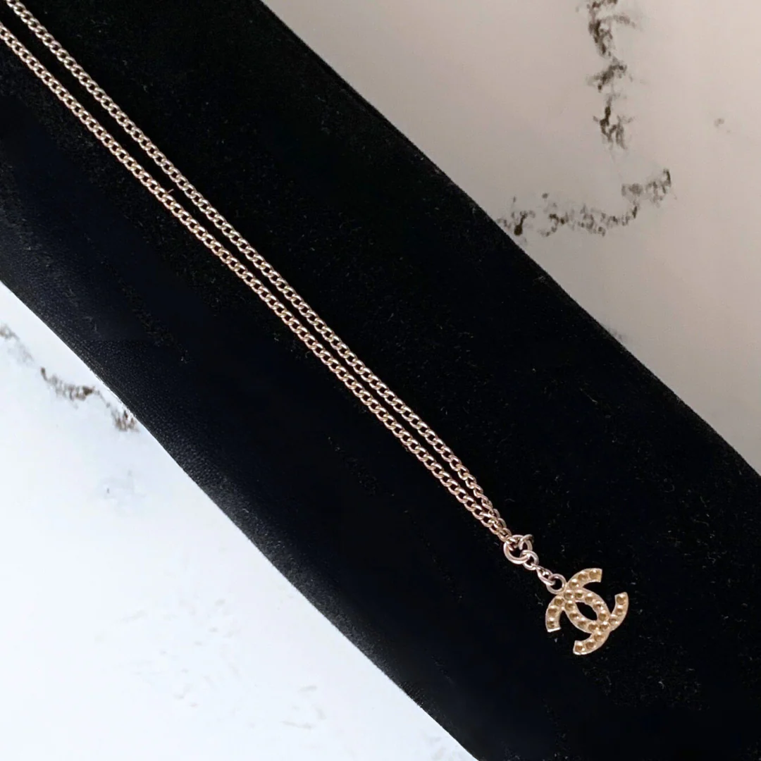 Chanel Chanel CC Necklace Silver Pleated - Necklaces - Etoile Luxury Vintage