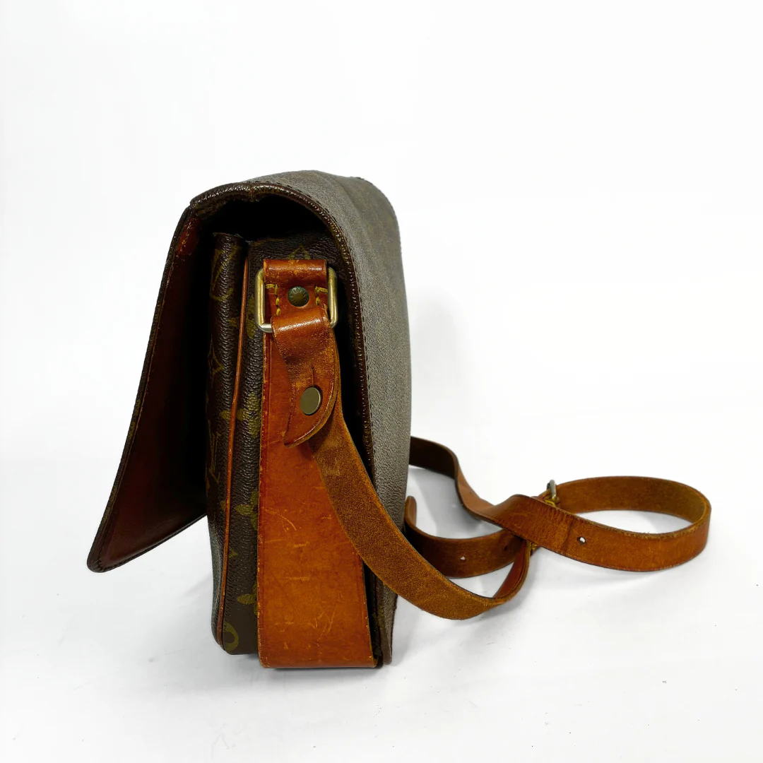 Louis Vuitton Louis Vuitton Cartouchi&egrave;re GM Monogram Canvas - Crossbody bags - Etoile Luxury Vintage