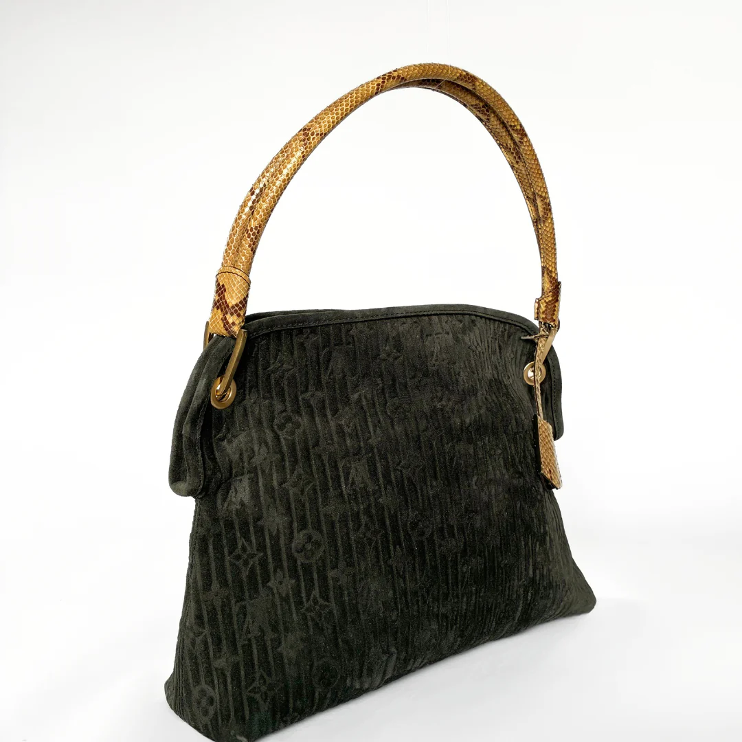 Louis Vuitton Louis Vuitton GM Python Limited Edition Shoulderbag - Shoulder bags - Etoile Luxury Vintage