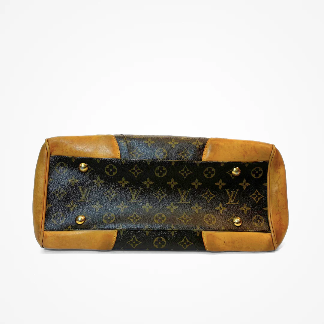 Louis Vuitton Beverly MM Monogram Canvas on a white background