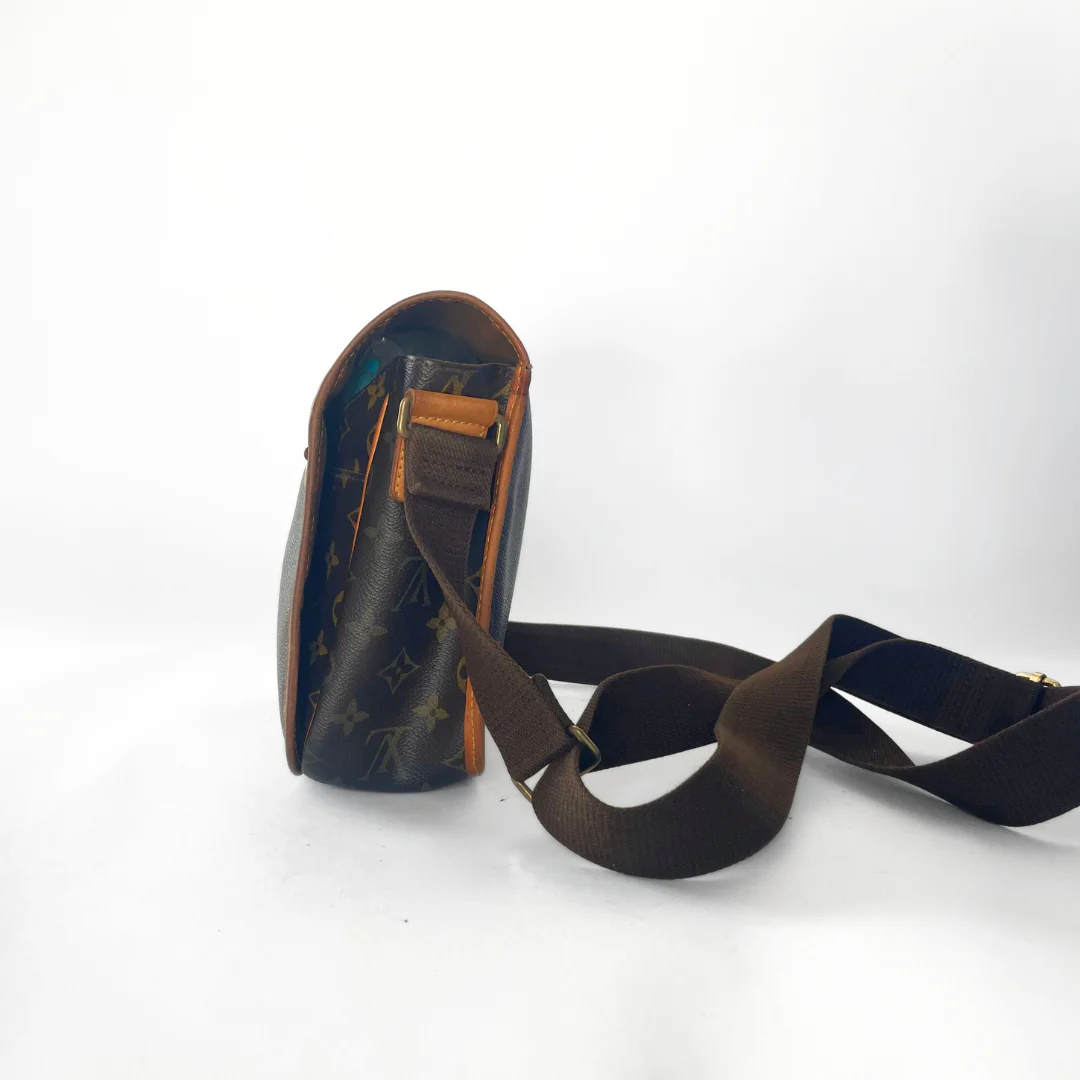 Louis Vuitton Louis Vuitton Bosphore Messenger in Monogram Canvas. - Crossbody bags - Etoile Luxury Vintage