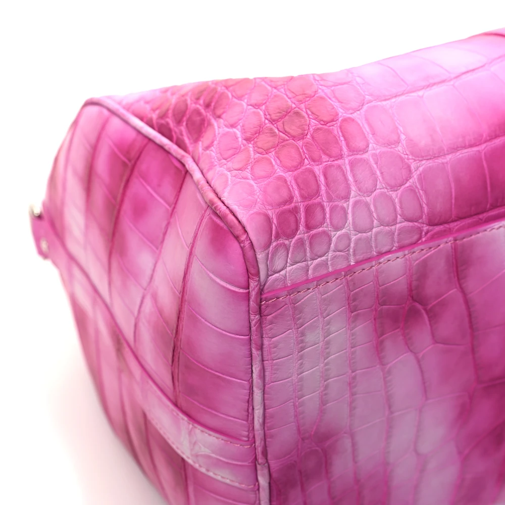 Lushentic Bag Keepall Bandouliere 45 in Fuchsia Matte Alligator Leather - Image 4